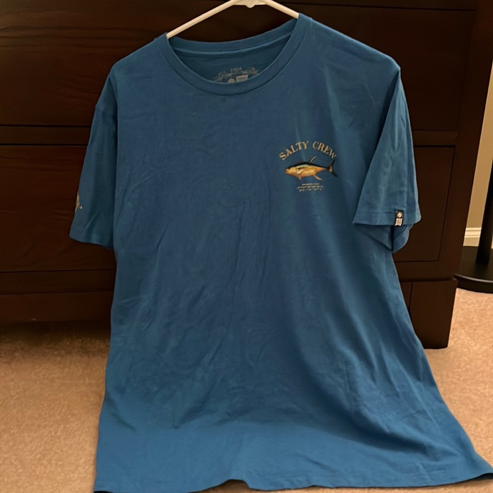 Men’s L blue Salty Crew tshirt